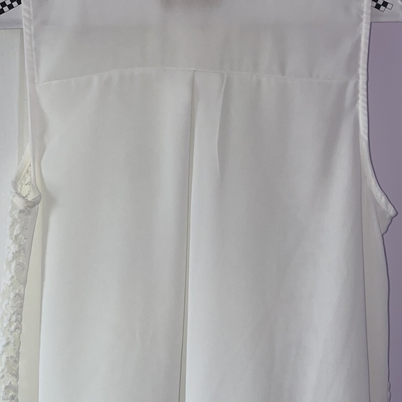 Soprano Collared Tank Top - Picture 6 of 6